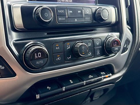 Used 2018 GMC Sierra 1500 SLE w/ SLE Value Package AWD/4WD image 16