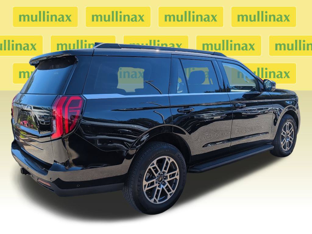 Used 2025 Ford Expedition Active RWD image 6