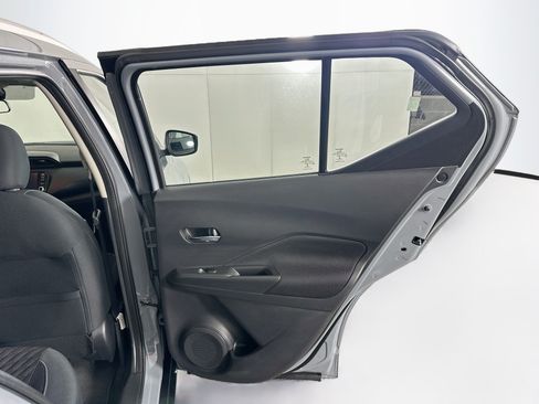 Used 2022 Nissan Kicks SV FWD image 27