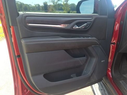 Used 2021 GMC Yukon XL Denali w/ Denali Ultimate Package AWD/4WD image 27