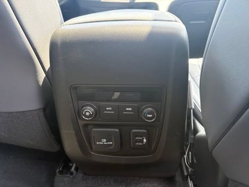 Used 2024 Buick Enclave Essence w/ Experience Buick Package AWD/4WD image 19