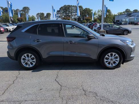 Used 2023 Ford Escape Active FWD image 2
