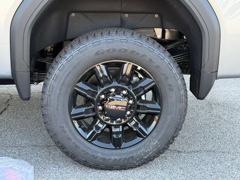 New 2026 GMC Sierra 3500 AT4 w/ AT4 Premium Plus Package AWD/4WD image 12