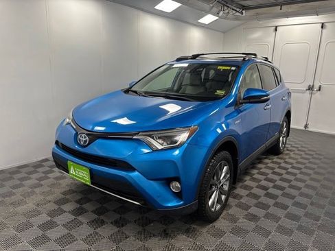 Used 2017 Toyota RAV4 Limited w/ All Weather Liner Package AWD/4WD image 3