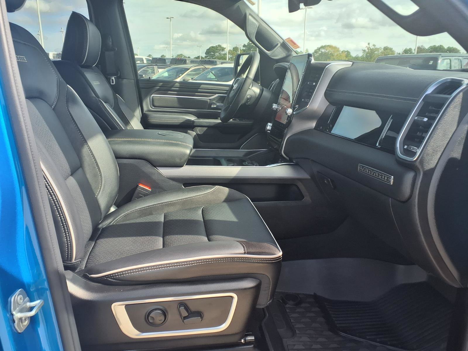 Used 2025 RAM 1500 Laramie w/ Night Edition AWD/4WD image 19