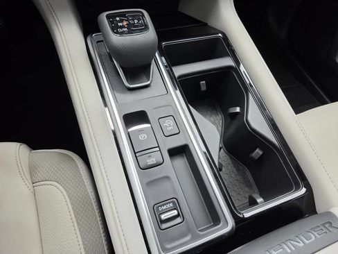 New 2026 Nissan Pathfinder SL w/ SL Premium Package FWD image 26