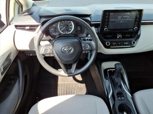 Used 2022 Toyota Corolla LE image 10