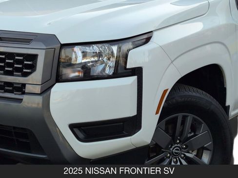 Certified 2025 Nissan Frontier SV RWD image 10