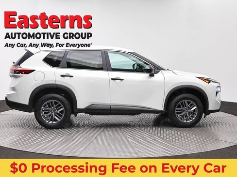 Used 2024 Nissan Rogue S AWD/4WD image 4