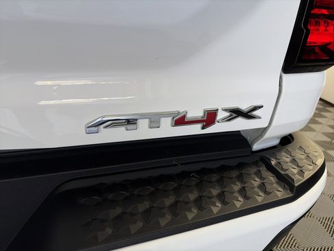 Certified 2025 GMC Canyon AT4 w/ AT4X Package AWD/4WD image 19