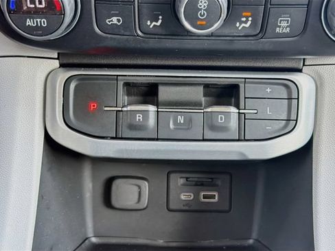 Used 2022 GMC Acadia SLT w/ Technology Package FWD image 30