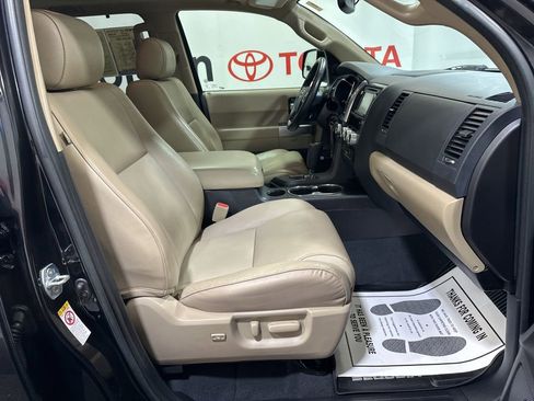 Used 2019 Toyota Sequoia Limited w/ Safety & Convenience Package image 12