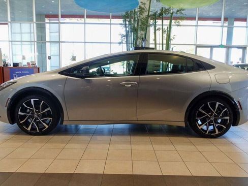 New 2026 Toyota Prius Plug-In Hybrid image 6