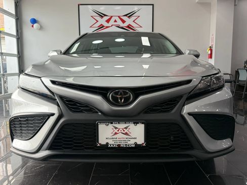 Used 2023 Toyota Camry SE FWD image 2
