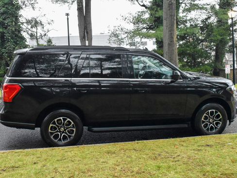 Used 2024 Ford Expedition XLT image 8