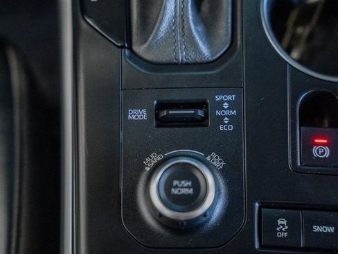 Used 2022 Toyota Highlander XSE image 26