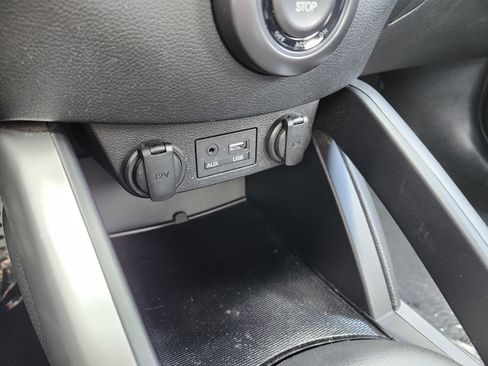 Used 2017 Hyundai Veloster Turbo FWD image 31