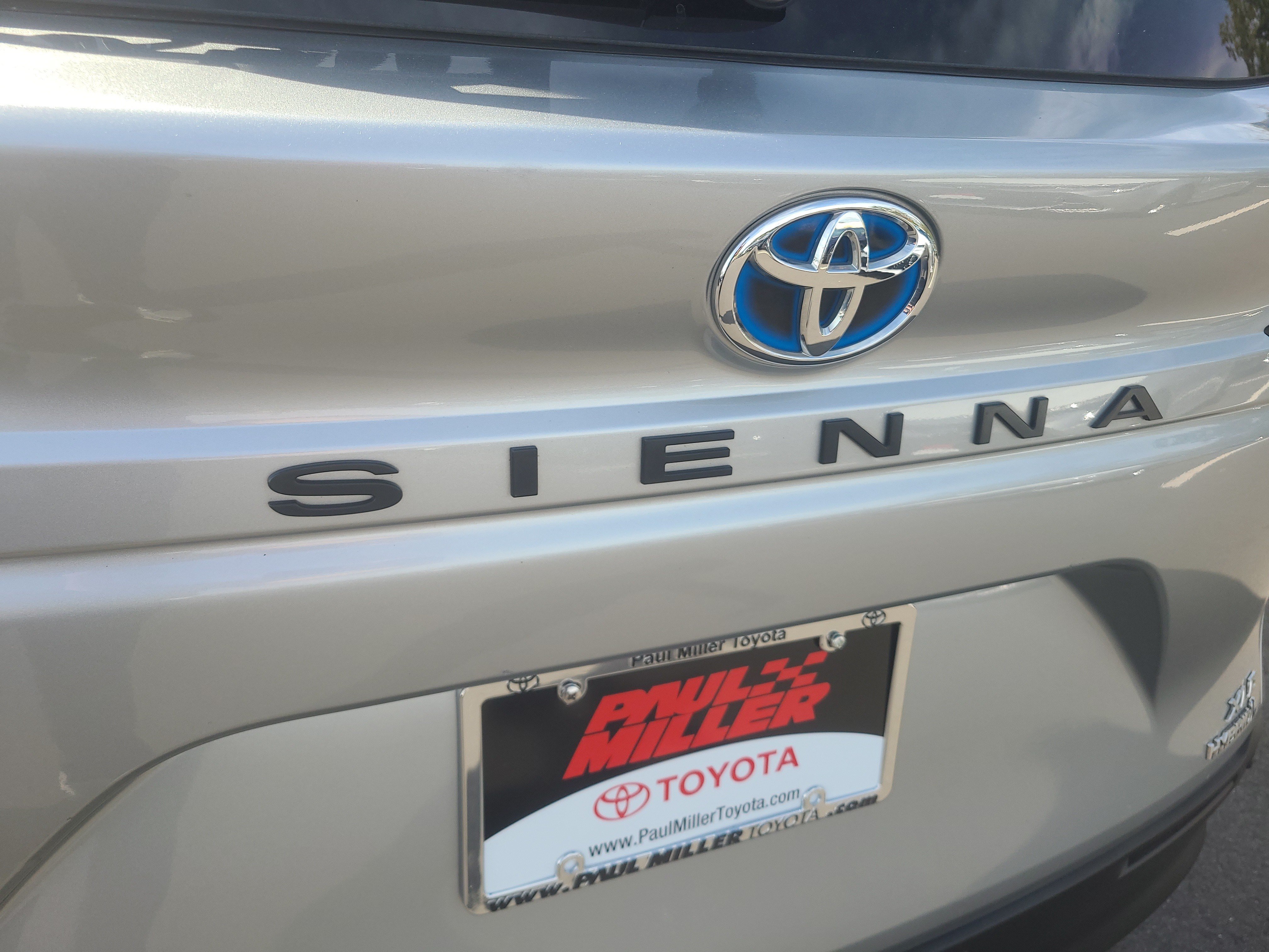 Certified 2021 Toyota Sienna XLE AWD/4WD image 30