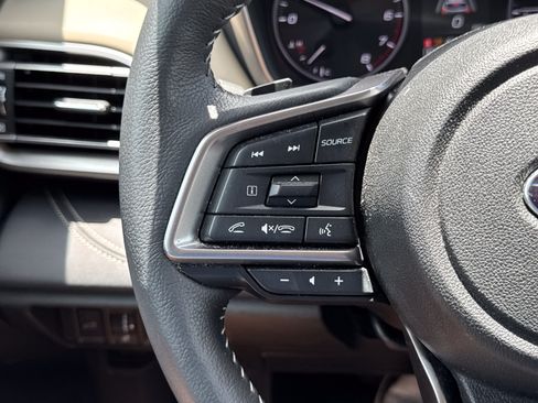 Used 2025 Subaru Outback Limited AWD/4WD image 14