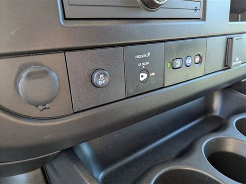 Used 2022 Chevrolet Express 3500 w/ Driver Convenience Package image 19