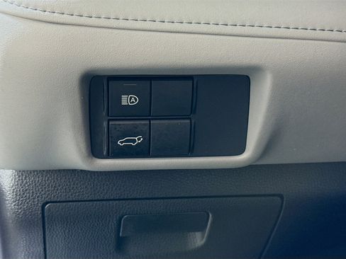 Certified 2022 Toyota Highlander XLE image 10