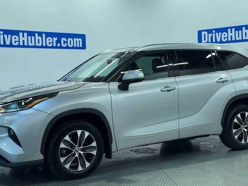 Used 2021 Toyota Highlander XLE AWD/4WD image 4