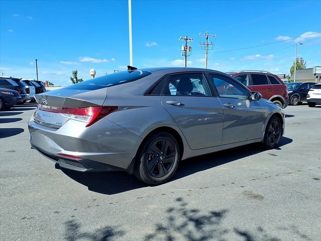 Used 2023 Hyundai Elantra Blue FWD image 26