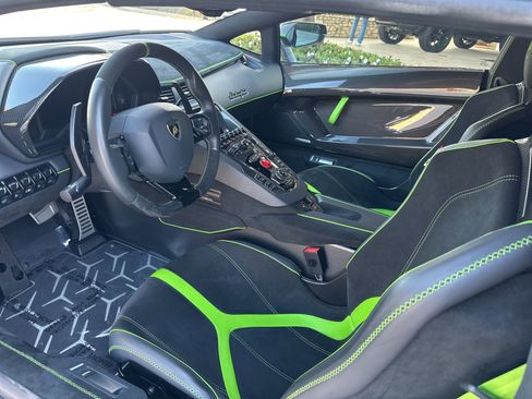 Used 2021 Lamborghini Aventador SVJ image 7