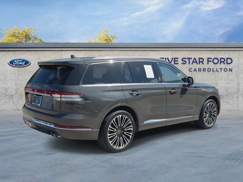 Used 2022 Lincoln Aviator Black Label w/ Class IV Trailer Tow Package AWD/4WD image 8