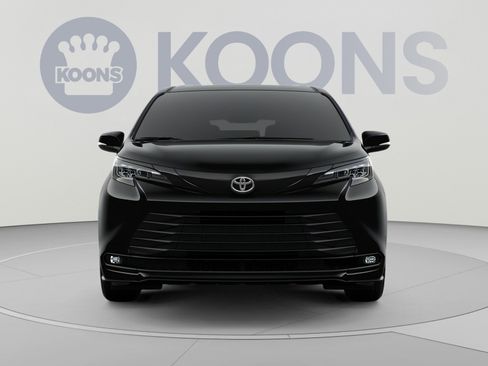 New 2026 Toyota Sienna XLE Woodland Edition AWD/4WD image 20
