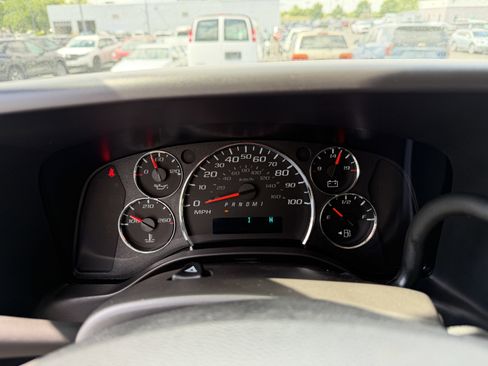 New 2026 Chevrolet Express 3500 Extended RWD image 16