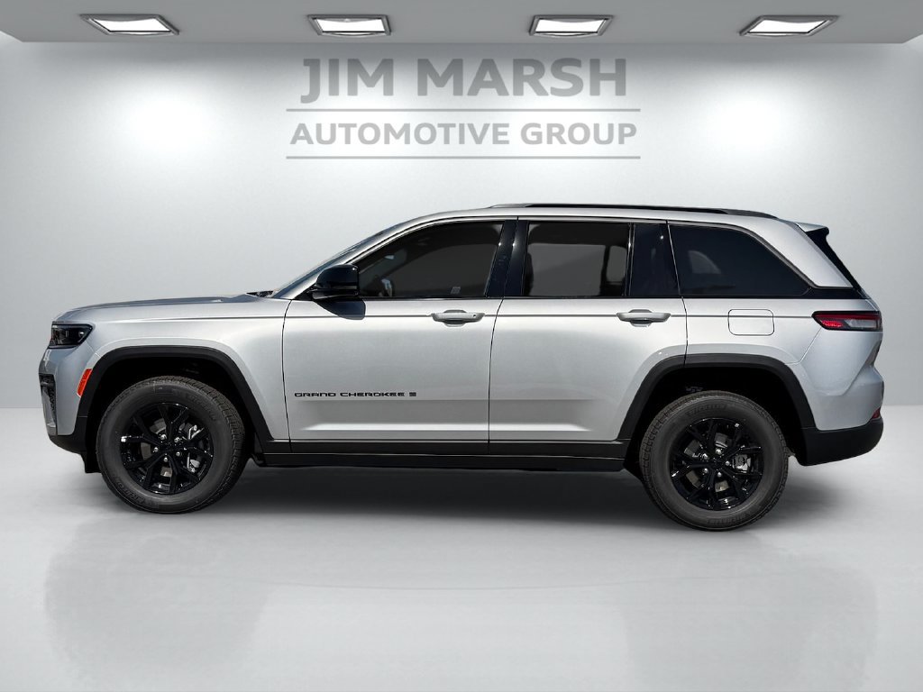 New 2026 Jeep Grand Cherokee Altitude RWD image 3