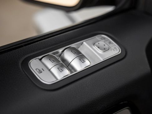 Used 2025 Mercedes-Benz G 550 image 18