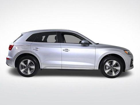 Used 2023 Audi Q5 Prestige w/ Prestige Package image 6
