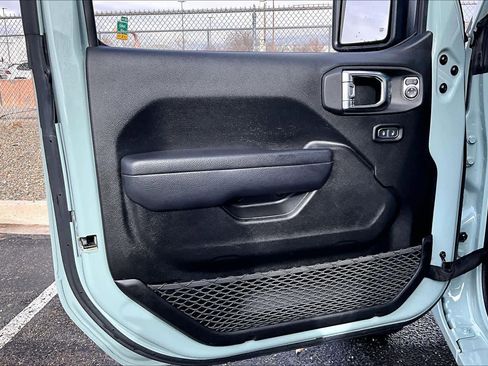 Used 2023 Jeep Wrangler Unlimited Rubicon image 18