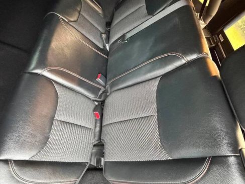 Used 2017 Jeep Wrangler Unlimited Sahara AWD/4WD image 13