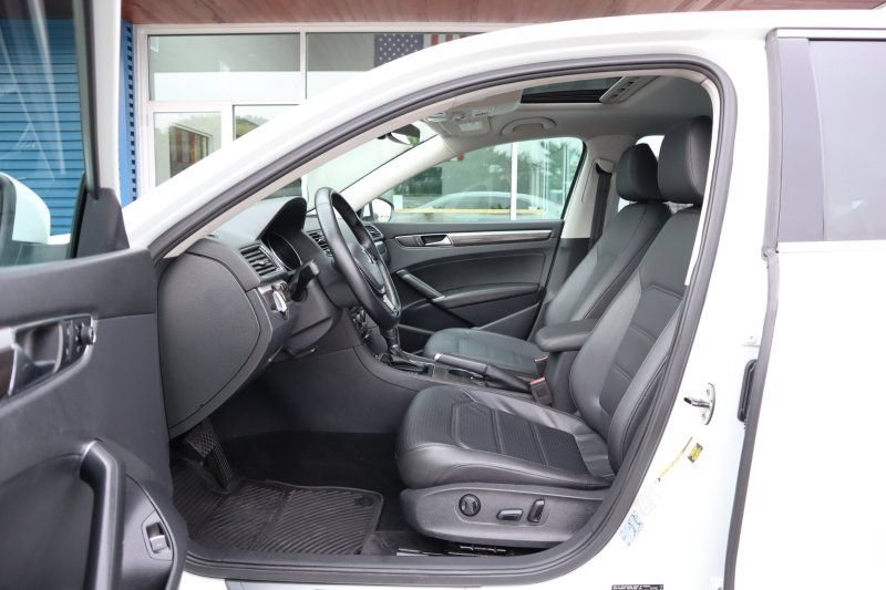 Used 2017 Volkswagen Passat 1.8T SE FWD image 8