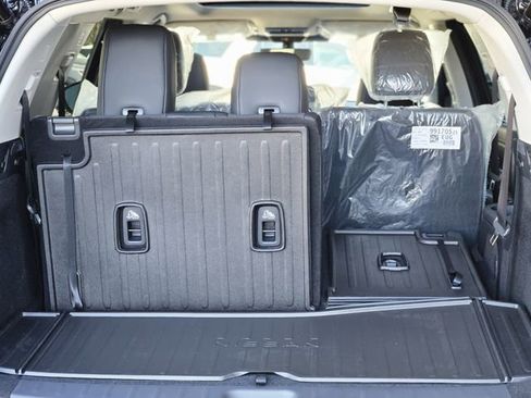 New 2026 Nissan Pathfinder Platinum w/ Cargo Package FWD image 31