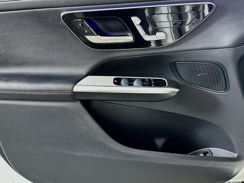 Used 2024 Mercedes-Benz GLC 300 image 21