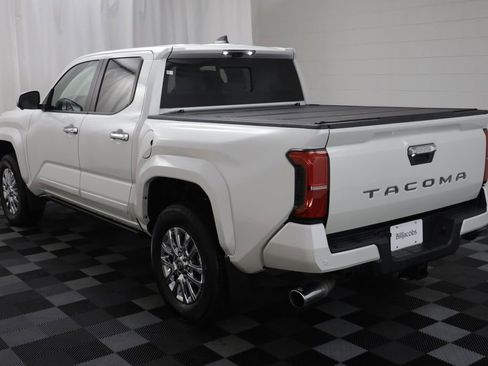 Used 2025 Toyota Tacoma Limited AWD/4WD image 15