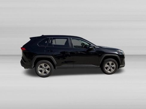 Used 2025 Toyota RAV4 XLE AWD/4WD image 5