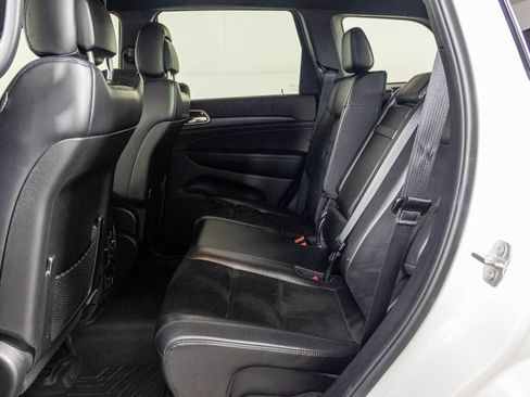 Used 2018 Jeep Grand Cherokee Altitude image 41