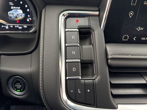 Used 2022 GMC Yukon SLT w/ SLT Premium Package image 23