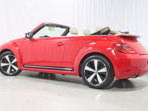Used 2013 Volkswagen Beetle 2.0T FWD image 11