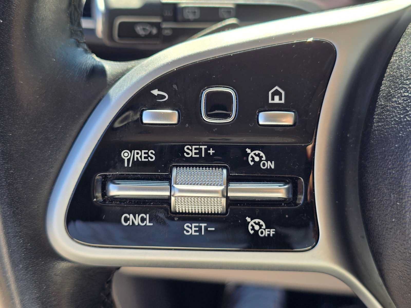 Used 2021 Mercedes-Benz GLE 350 w/ Premium Package image 40
