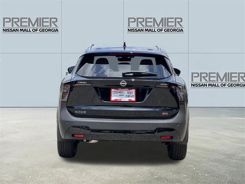 New 2026 Nissan Kicks SR w/ SR Premium Package FWD image 25