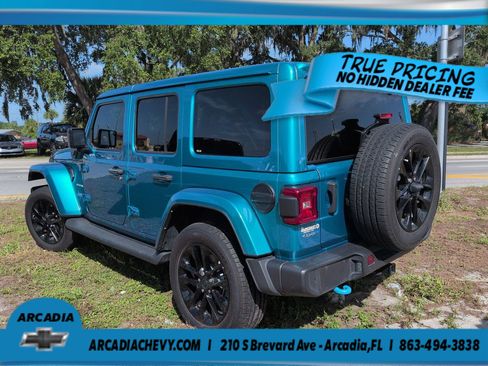 Used 2024 Jeep Wrangler Unlimited Sahara w/ Safety Group AWD/4WD image 6