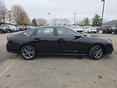 Certified 2023 Honda Accord EX image 16