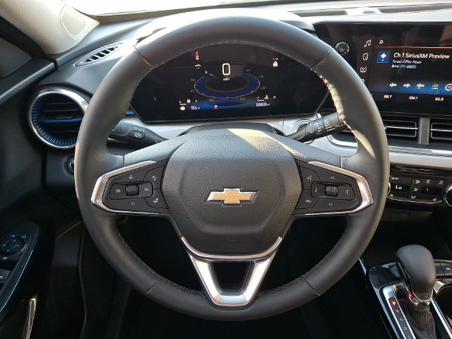 Used 2025 Chevrolet Trax LT w/ Driver Confidence Package FWD image 12