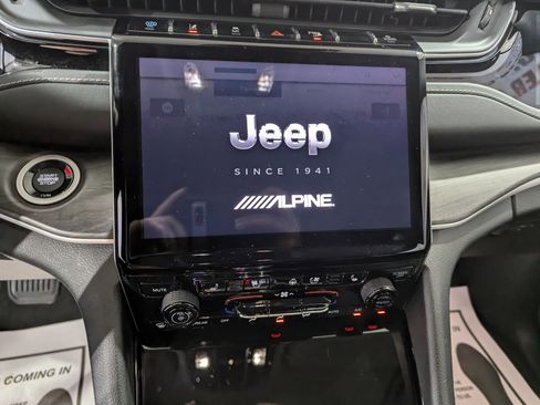 Used 2023 Jeep Grand Cherokee 4WD 4xe w/ Luxury Tech Group II image 18